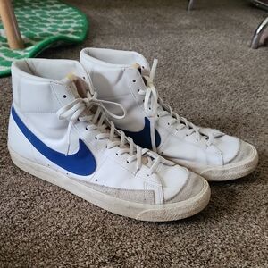 Nike Men's White and Blue Sneakers